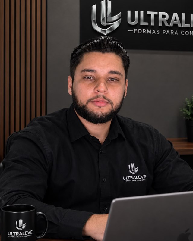 Charles Pereira, da equipe comercial da UltraLeve Formas